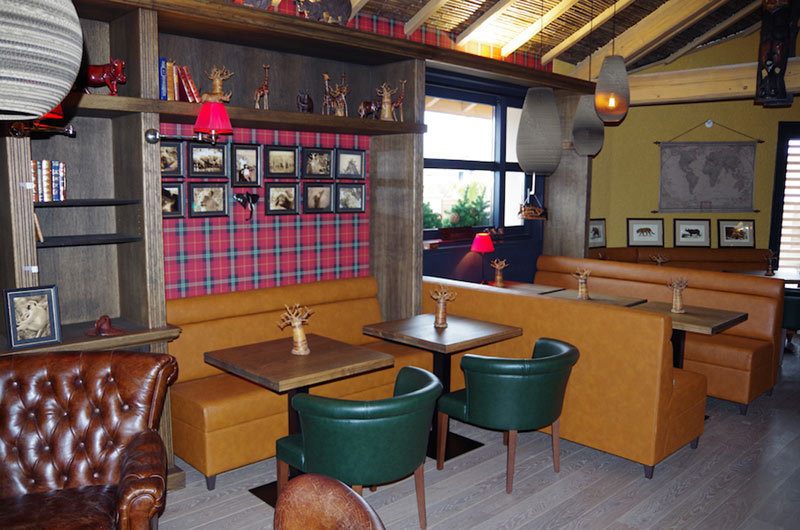  Animal Lodge Bar - Restaurant Le Christina 